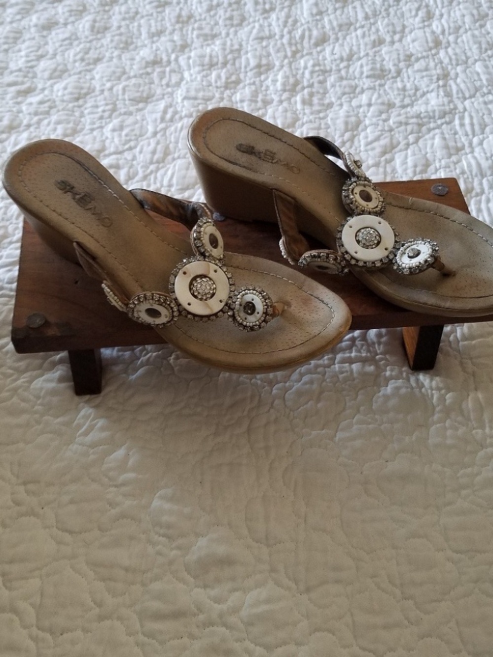 SKEMO SIZE 8 WEDGE FLIP FLOP SANDAL SHOES LOT5966